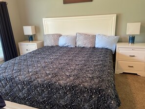 2 slaapkamers, een strijkplank/strijkijzer, gratis wifi, beddengoed