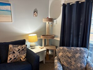 TV - Gorgeous Pet Friendly First Floor Condo in Myrtlewood Villas (Myrtle Beach)