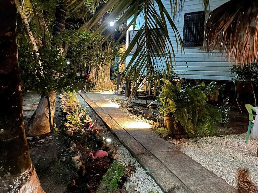 Vista frontal de la propiedad