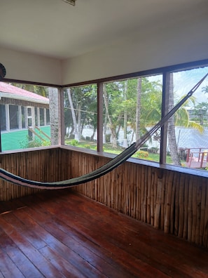 Habitación Deluxe | Escritorio, espacio para trabajar con un portátil, cuna de viaje