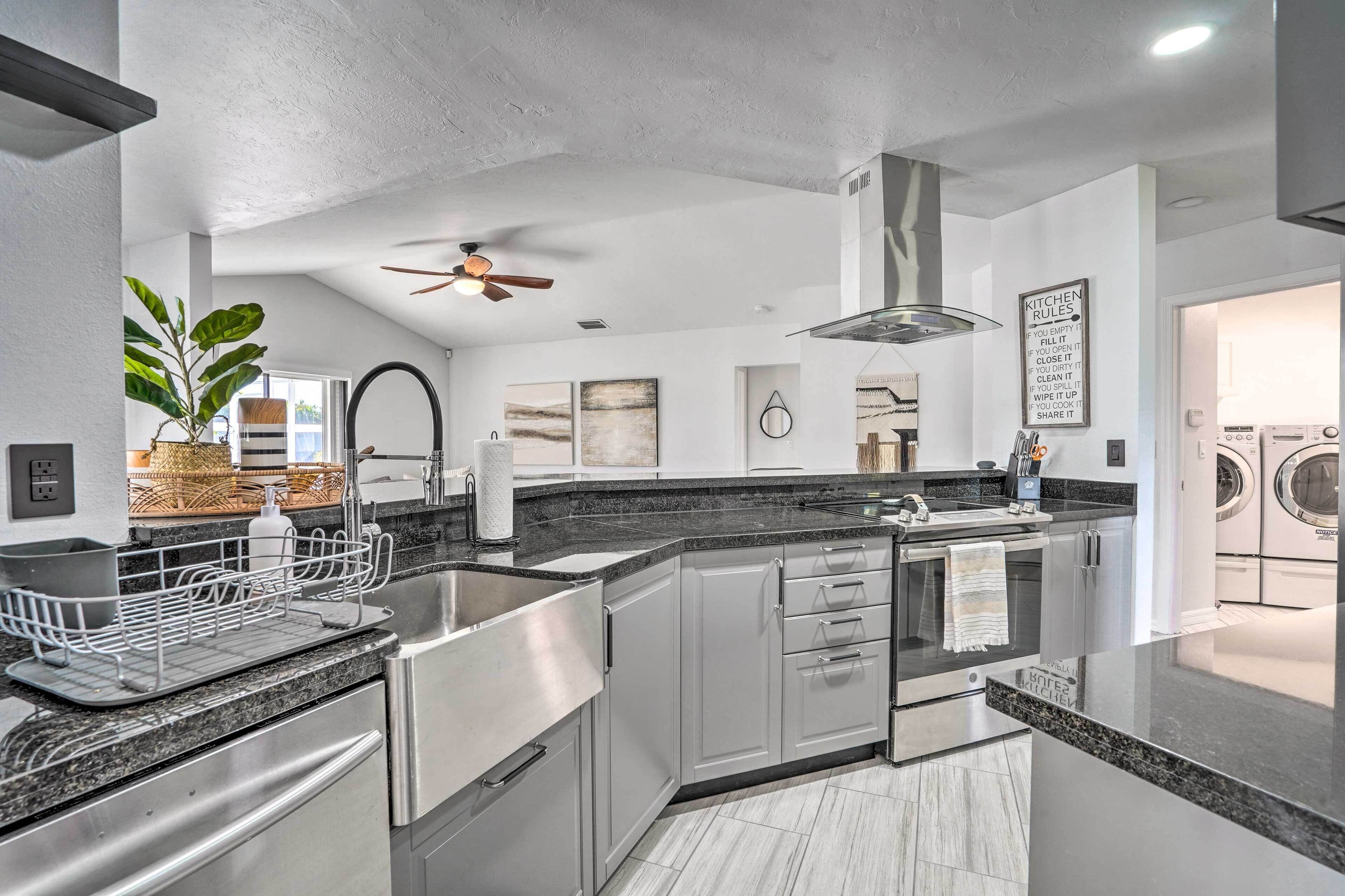 Fridge, microwave, stovetop, dishwasher