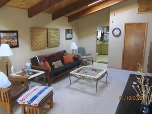 Smart TV, reproductor de DVD, libros y videoteca 