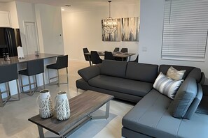 Smart TV - Storey Lake home close to Disney and other parks (KISSIMMEE FL)