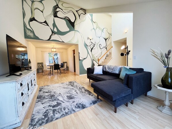 Televisión y chimenea 