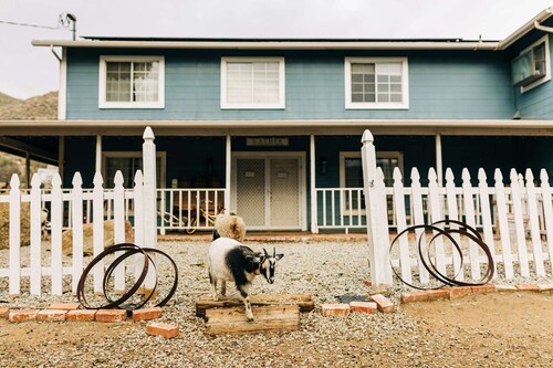 A Little Blue Farmhouse:TemeculaWine Country Farm