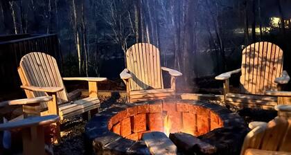 2 River Front Cabins side by side! 7th night free! Ask host