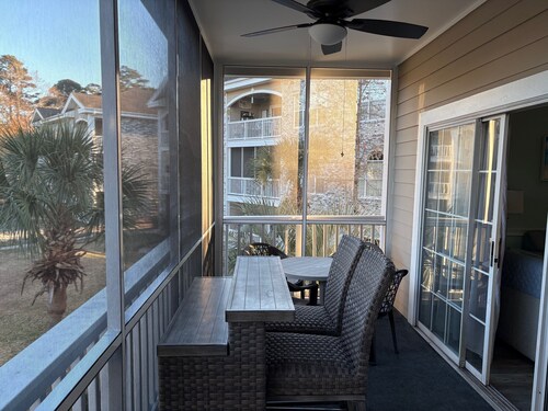 Perfect Pet Friendly 2 Bedroom Condo in the Heart of Myrtle Beach!