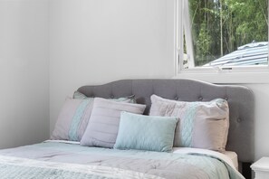 2 habitaciones, escritorio, tabla de planchar con plancha y wifi gratis 