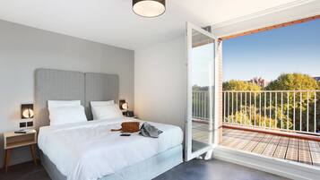 In-room safe, free WiFi, bed sheets