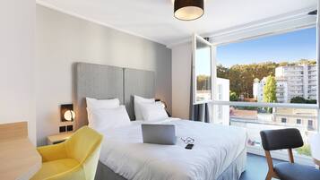 1 bedroom, in-room safe, free WiFi, bed sheets