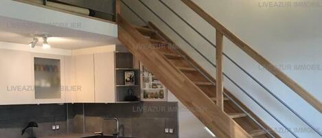 雪櫃、微波爐、洗碗機、多士爐