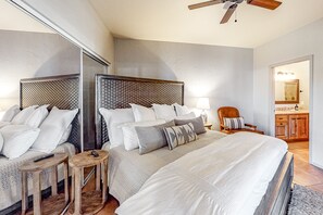 2 bedrooms, iron/ironing board, internet, bed sheets