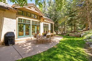 Outdoor dining - Spacious Home w/Mountain Views, Game Room, Shared Hot Tub, Grill, & Pool Table (Edwards)