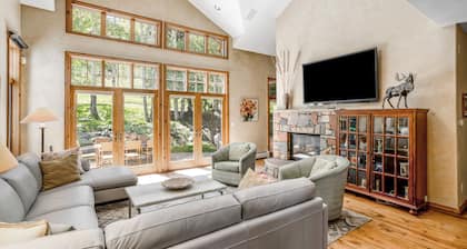 Spacious Home w/Mountain Views, Game Room, Shared Hot Tub, Grill, & Pool Table