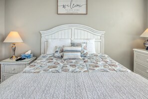 1 chambre, fer et planche à repasser, Internet gratuit, draps fournis