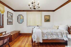 6 chambres, bureau, fer et planche à repasser, accès Internet