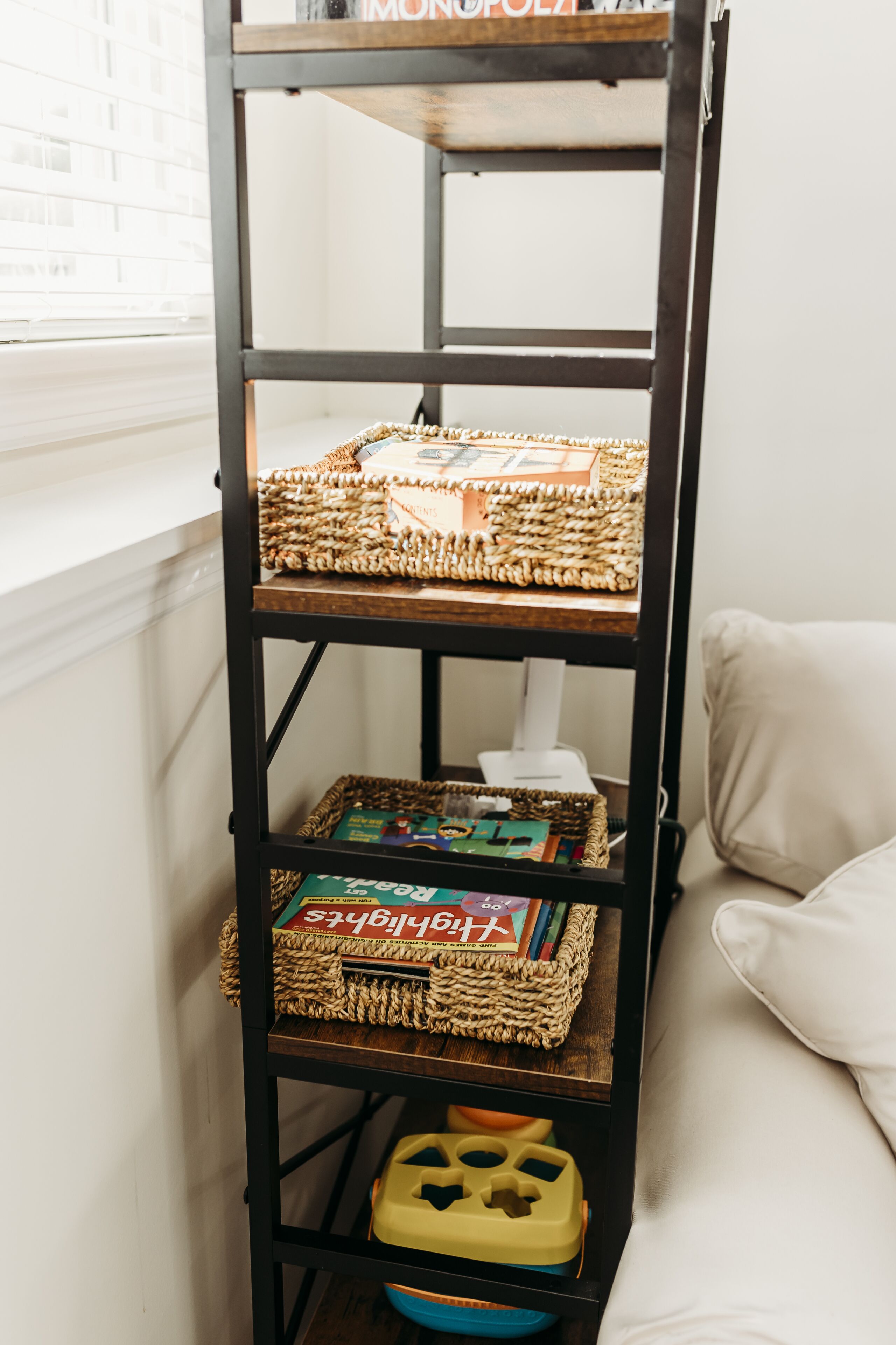 5 bedrooms, desk, iron/ironing board, travel crib