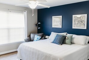 5 bedrooms, desk, iron/ironing board, travel cot