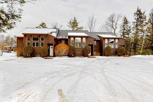 Cozy Condo with Shared Pool, High-Speed WiFi, W/D, Partial AC, & Wood Stove