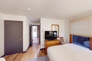 2 chambres, fer et planche à repasser, accès Internet, draps fournis