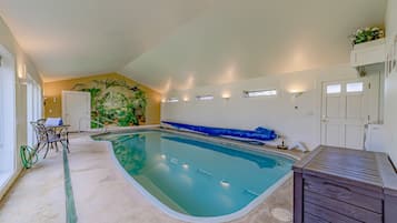 Inomhuspool och uppvÀrmd pool