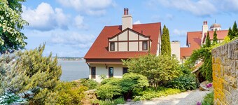 Dog-Friendly, Waterfront Home with Washer and dryer & Two Decks