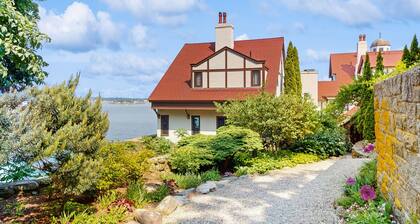 Dog-Friendly, Waterfront Home with Washer and dryer & Two Decks