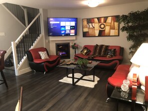 Smart-TV, Kamin, Netflix, Streaming-Dienste