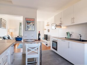 Réfrigérateur, micro-ondes, four, lave-vaisselle