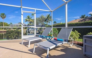 Terrace/patio - Fun in the Sun -  Beautiful Waterfront Vacation Ho (Cape Coral)