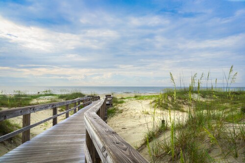 Unwind on Tybee Island: Quick Walk to the Ocean, Sunset Views & Coastal Charm