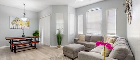 Televisión, mesa de ping pong