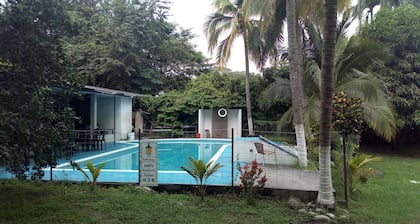 Quiet country estate 5 minutes from the colonial zone and the pink zone of Hondas