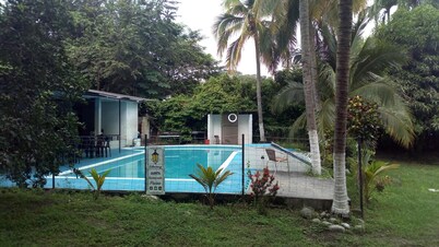 Quiet country estate 5 minutes from the colonial zone and the pink zone of Hondas