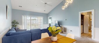 Spacious condo with pool, fast WiFi, washer/dryer & central AC