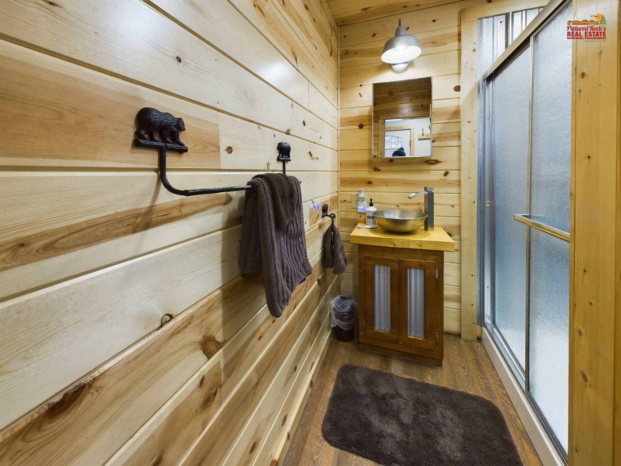 Douche, serviettes fournies