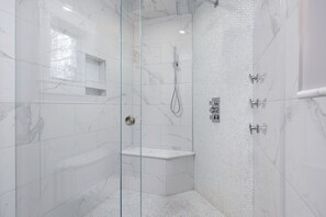 Combined shower/tub
