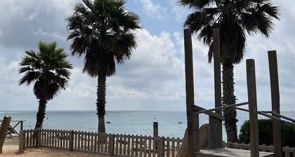 3SUITES - New building close to the beach and Barcelona