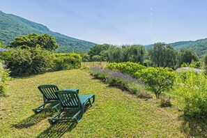 Property grounds - 2 Bed Apartment Sleeps 6 - Pets Ok - Free Parking (Le Bar-sur-Loup)