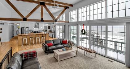 Lakefront Oasis near Lewiston & Niagara Falls