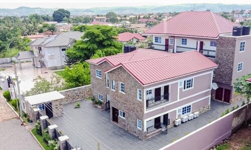 Cozy,Quiet & Fantastic- Close to Highway - Parking