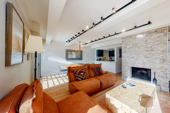 Télévision, cheminée