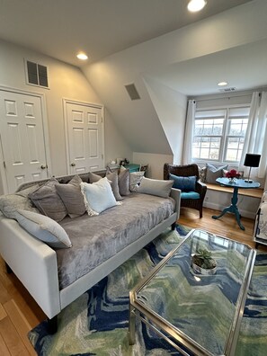 Smart TV, fireplace, DVD player, books - Chesapeake Spectacular Waterfront- Kayaks, Spa, Pier (Deale)