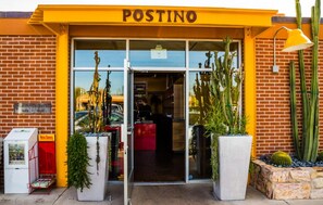 Exterior detail - 4-br Arcadia lite ranch home - foodie's paradise! (Phoenix)