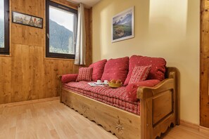 TV - Chamonix Sud - Bâtiment G 45, Chamonix, France (Chamonix)