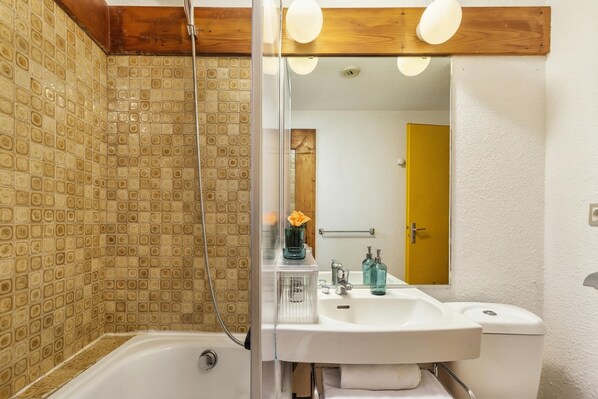 Duschwanne, Handtücher