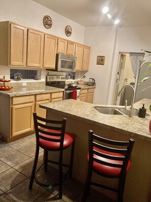 Microonde, lavastoviglie, macchina per tè/caffè