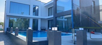 Modern house with private pool - 5 min to the private beach