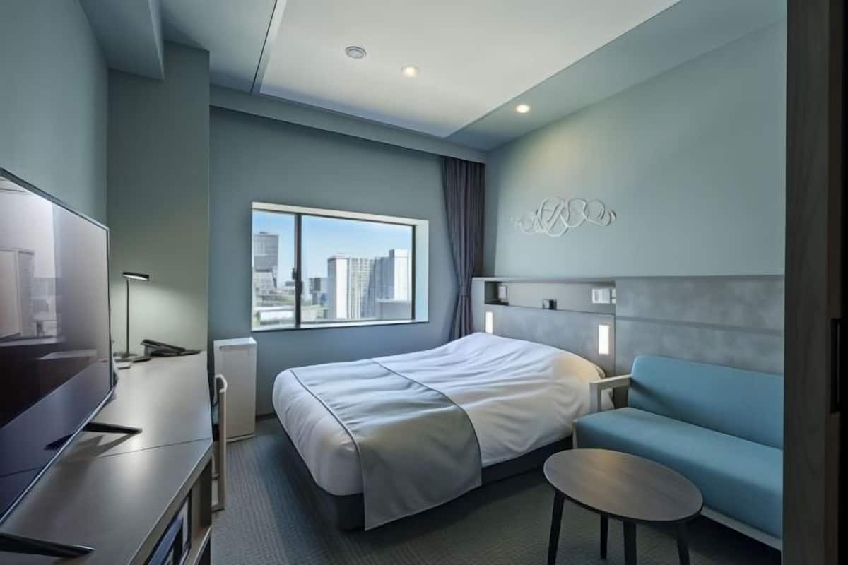 In-room safe, desk, blackout drapes, free WiFi