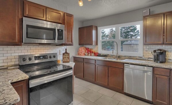 Microwave, oven, stovetop, dishwasher